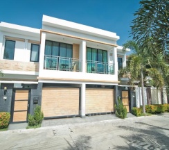 Вилла с 3 комнатами с балконом в Tropicana Pool Villa