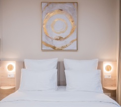Стандарт с диваном (общий санузел один на два номера) в One Sea Apartments