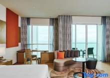 Одноместный полулюкс с видом на море в Mövenpick Siam Hotel Na Jomtien Pattaya