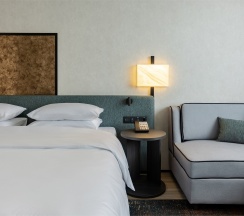 Номер стандарт с 1 двуспальной кроватью и диваном в Hyatt Place Ekaterinburg