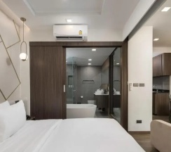 Двухместный номер с ванной Premier двуспальная кровать в The Proud Karon Beach Phuket Trademark Collection By Wyndham