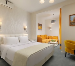 Двухместный двухкомнатный улучшенный номер в Тучков