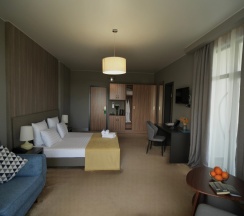 Двухместный люкс с балконом двуспальная кровать в Abaash Hotel Afon
