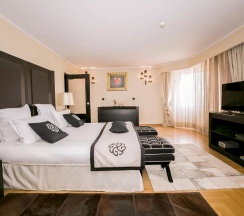 Двухместный люкс Vice-Presidential двуспальная кровать в Hotel Marinela Sofia