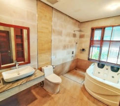 Двухместный номер Jacuzzi Deluxe с видом на океан двуспальная кровать в PP Mountain Beach Resort and Waterpark