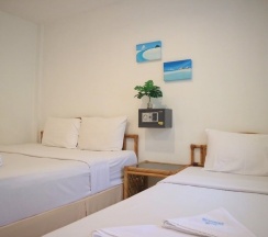 Трёхместный номер Standard с балконом в Sunshine Guest House