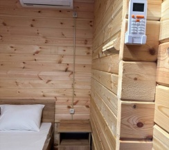 Трёхместный номер Economy с балконом и с красивым видом из окна в Holiday park
