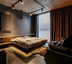 Deluxe (вид во двор) в Moon2