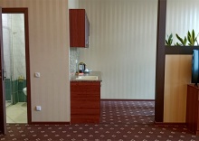 Апартаменты с просторной спальней, обеденной зоной и балконом в My Favourite Garden Hotel