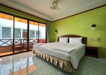 Двухместный номер Standard с балконом двуспальная кровать в Me Mee Place & Tour Krabi