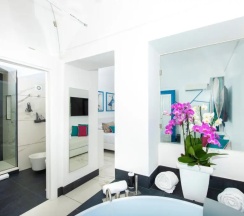 Двухместный номер With hot tube Executive Seaview (двуспальная кровать) в Positano Art Hotel Pasitea
