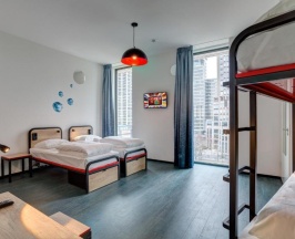 Кровать в общем номере (женский номер) в MEININGER Hotel Amsterdam Amstel