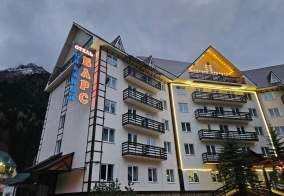 Отель Снежный Барс в Домбае