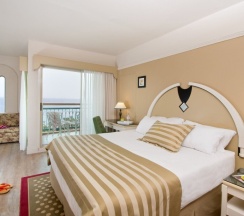 Двухместный люкс Deluxe Castle двуспальная кровать в Herods Palace Hotel
