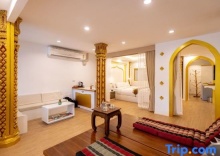 Двухместный люкс Royal 2 отдельные кровати в One Dhatu Ayutthaya Premium Homestay