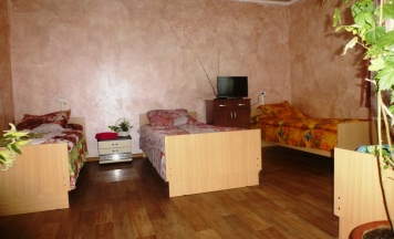 Кровать в общем номере (женский номер) в Тип-топ