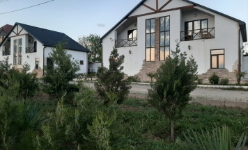 Коттедж с 3 комнатами с балконом и с красивым видом из окна в Коттеджи на Рублевке