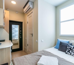 1-комнатные апартаменты эконом с 1 двуспальной кроватью (без окна) в Prim Rooms Apt Apartments (Прим Румс Апт Апартментс)