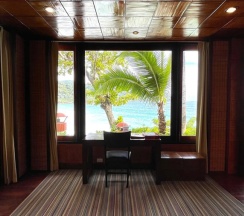 Двухместный люкс бассейн двуспальная кровать в Mom Tri's Villa Royale