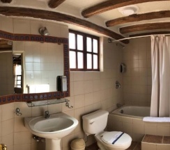 Трёхместный номер Standard в Kitu Hotel