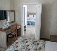 Семейный (CONNECTION) c видом на БАССЕЙН- 2 смежных СТАНДАРТА в Villaggio