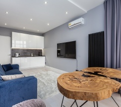 DELUX – 492Б, панорамное окно в Gosh.rent