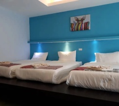 Трёхместный номер Standard с видом на воду в Lanta For Rest Boutique