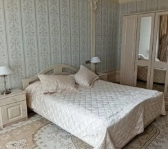 Коттедж с 2 комнатами с балконом и с видом на парк в Dipservice hall
