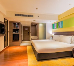 Двухместный номер Standard с балконом двуспальная кровать в Отель Holiday Inn Resort Phuket Karon Beach by IHG