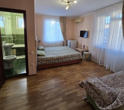 4-местный номер полулюкс в Диана