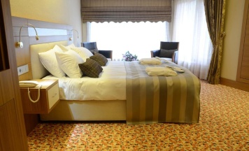 Двухместный люкс с видом на горы двуспальная кровать в Kaçkar Resort Hotel