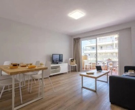Трёхместные апартаменты Superior c 1 комнатой в Apartamentos California