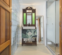 Одноместные апартаменты с 2 комнатами двуспальная кровать в YOLO Bangkok Boutique Hotel