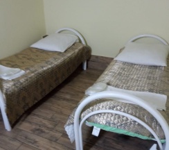 Двухместный номер с 2 отдельными кроватями и общей ванной комнатой в Юксойл