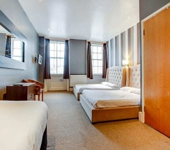 Четырёхместный номер Standard в Somerset Hotel Baker Street London
