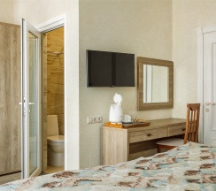 Семейный (CONNECTION) c видом на БАССЕЙН- 2 смежных СТАНДАРТА в Villaggio