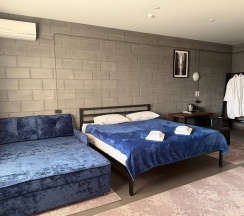 Трехместный номер с балконом в Hotel Loft