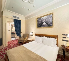 Классический номер c видом на город в Taleon Imperial Hotel
