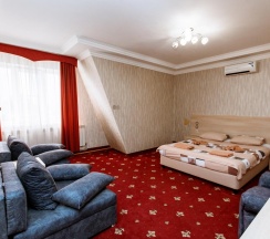 Комната полулюкс семейная в Лоза