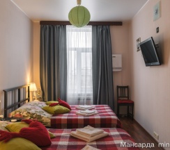 Семейная комната "Эконом" класса для 4-х взрослых с общей ванной комнатой в Мансарда