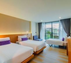 Трёхместный семейный номер Executive с балконом в The Lunar Patong