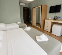 Полулюкс с балконом и с красивым видом из окна в Отель Kobuleti Garden Inn
