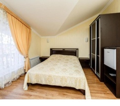 Трехместный номер Комфорт с балконом в Сюзэн