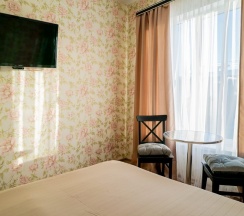 Двухместный номер "SUPERIOR" с одной большой кроватью в Морской