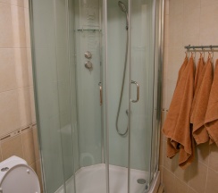 Трехместный номер с дополнительным спальным местом в Комета