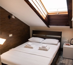 Бюджетный двухместный номер (5 этаж без лифта) в Everest