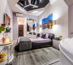 Двухместный номер Wedding Comfort with Jacuzzi двуспальная кровать в Алекс