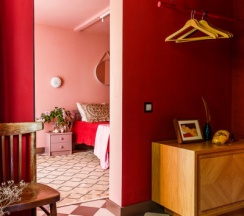 Розовый двухкомнатный в Blaga house design dacha