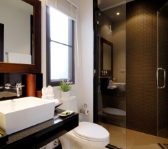 Вилла с 3 комнатами с балконом в Вилла Two Villas Holiday - Onyx Style, Naiharn Beach