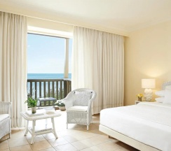 Бунгало семейное с частичным видом на море в Grecotel Marine Palace & Aqua Park